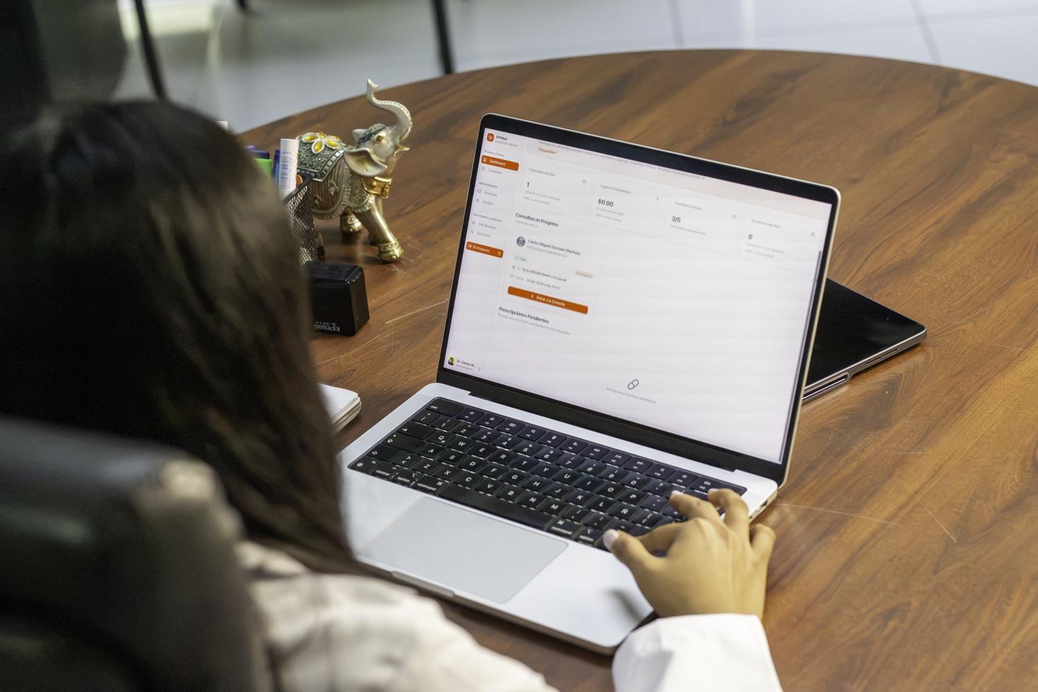 Panel médico de Digital MD en uso — datos de consultas en tiempo real